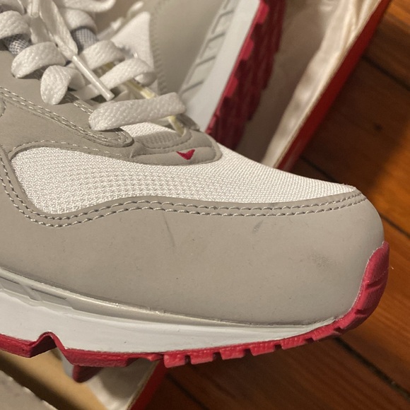 Nike Women's Air Max Correlate Running Sneakers - Picture 5 of 7